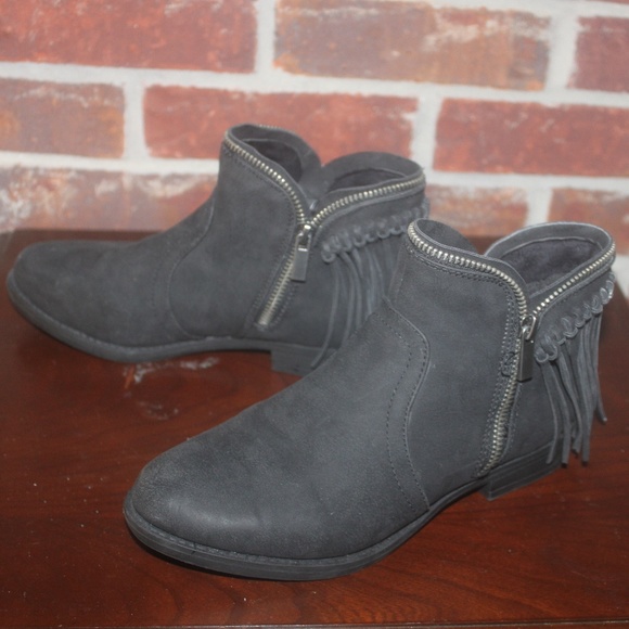 TC black faux suede ankle boots fringe zipper closure rubber sole sz 6 M EUC… - Picture 2 of 5